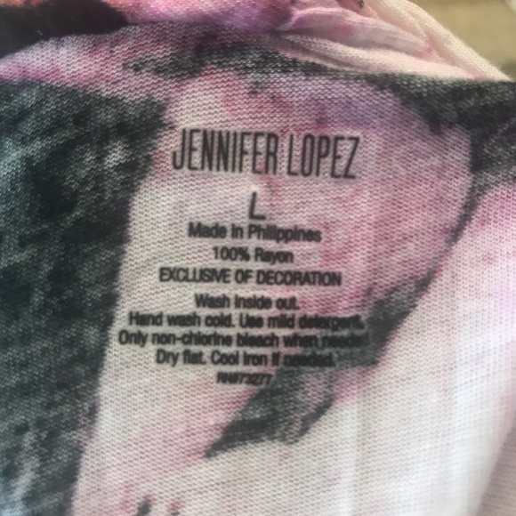 A blouse - Picture 4 of 4